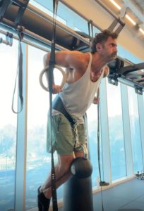 סמואל פלקון . 